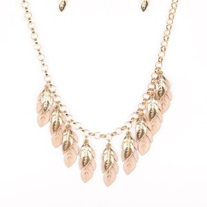 Paparazzi Gold and White feather necklace